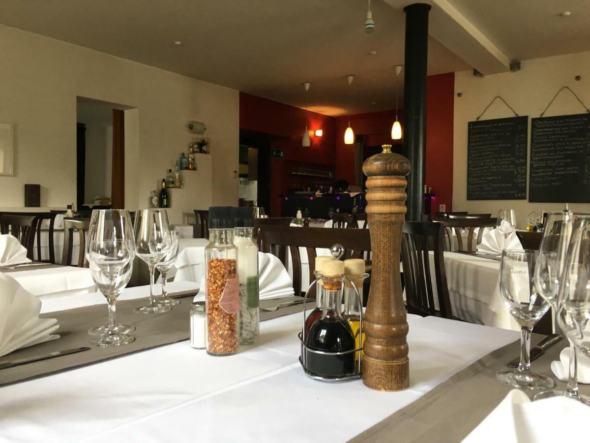 Eberl Hotel Pension Muenchen Feldmoching Экстерьер фото