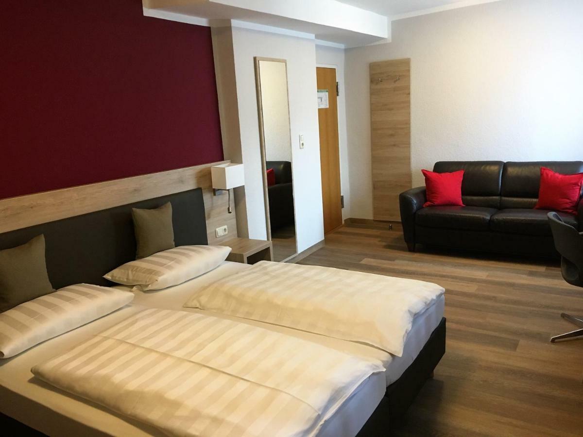 Eberl Hotel Pension Muenchen Feldmoching Экстерьер фото